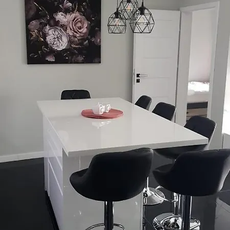 Happy 11 - Basen & Kort Tenisowy, Ochrona 24h - 3 Sypialnie, Dla Maksymalnie 8 Osob Daire Pobierowo