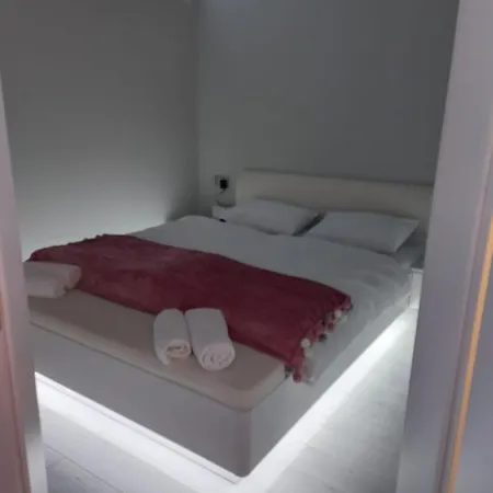 Daire Happy 11 - Basen & Kort Tenisowy, Ochrona 24h - 3 Sypialnie, Dla Maksymalnie 8 Osob Pobierowo