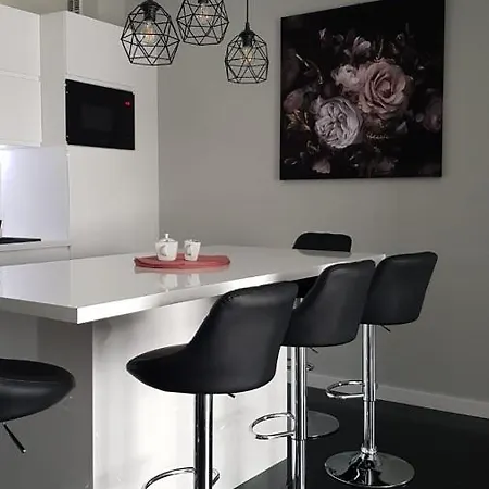 Daire Happy 11 - Basen & Kort Tenisowy, Ochrona 24h - 3 Sypialnie, Dla Maksymalnie 8 Osob Pobierowo