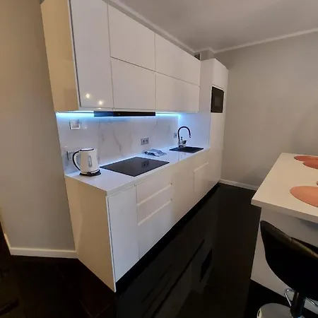 Happy 11 - Basen & Kort Tenisowy, Ochrona 24h - 3 Sypialnie, Dla Maksymalnie 8 Osob * Pobierowo